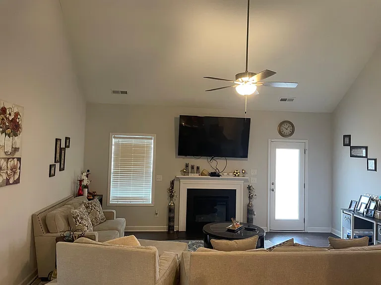 1640 Stackhouse Dr — Photo 11