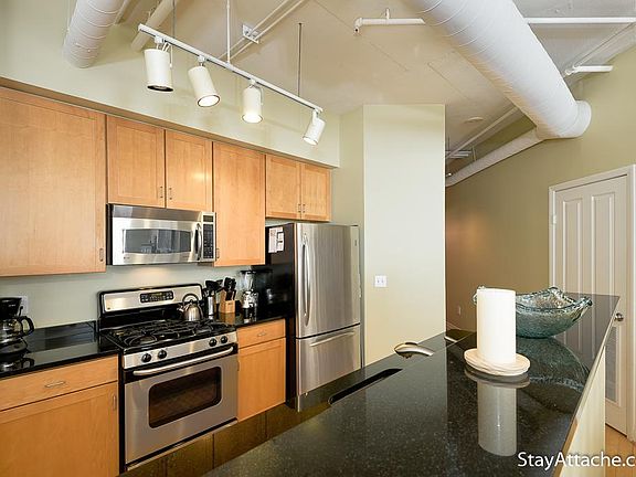3rd image of 1205 N Garfield St APT 203