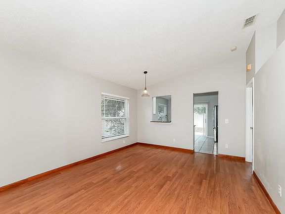 4th image of 3575 Chinaberry Ln