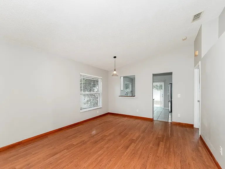 3575 Chinaberry Ln — Photo 4