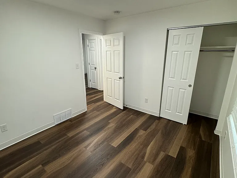 1461 McTaggart Rd — Photo 11
