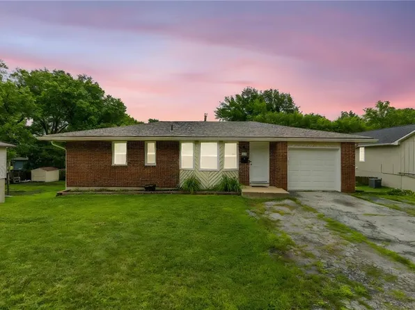 6727 Quivira Rd, Shawnee, KS 66216