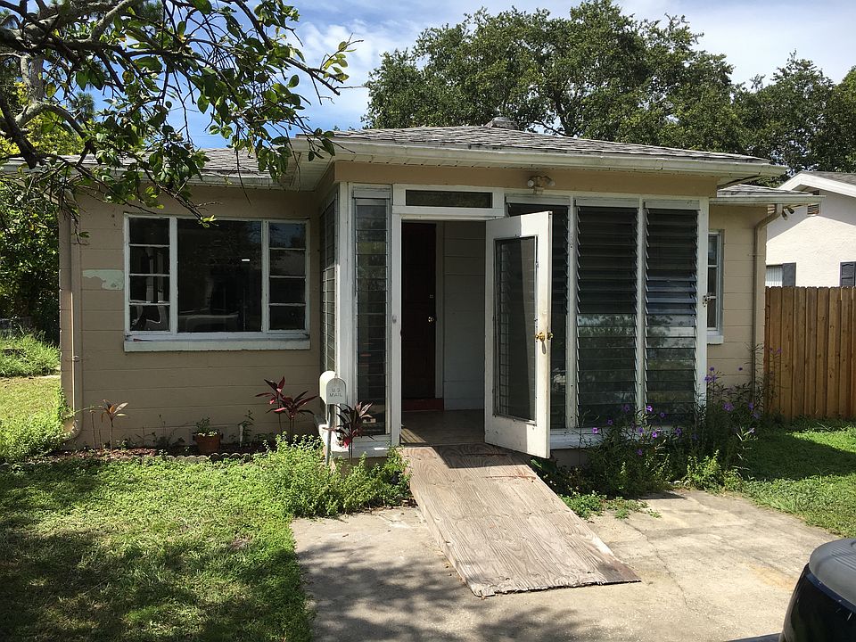 1st image of 336 45th Ave N