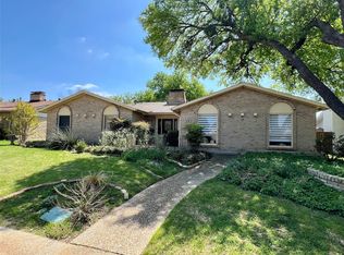 7736 El Santo Ln, Dallas, TX
