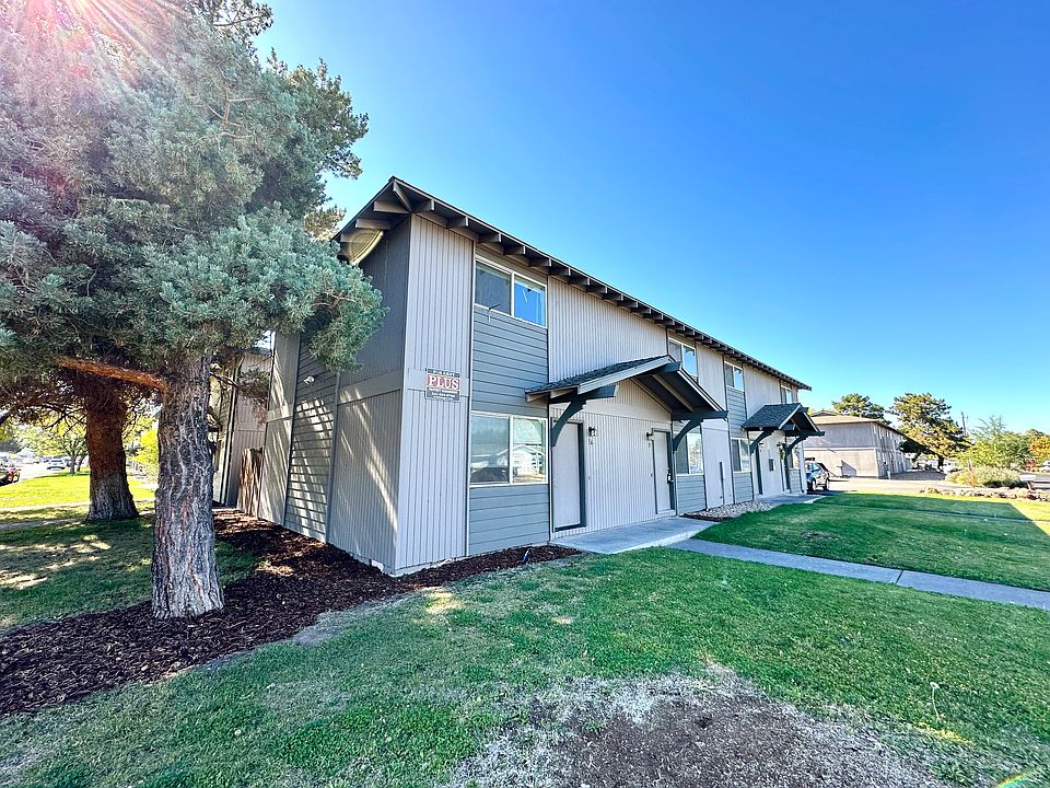 1st image of 1612 SW Lava Ave #35