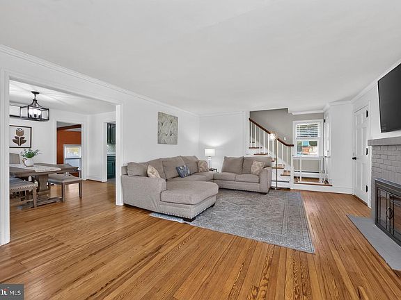 4th image of 29 Washington Ln