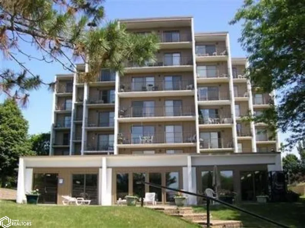 2700 N Shore Dr #Penthouse 202-202, Clear Lake, IA 50428