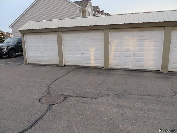 2nd image of 50566 Woodbury Dr
