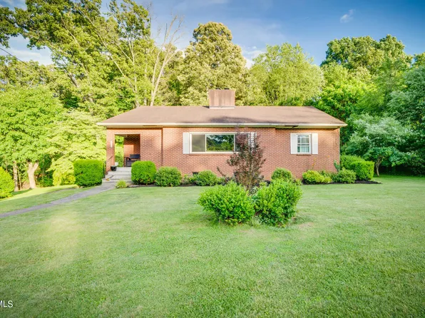 300 Forest Hills Dr, Kingsport, TN 37663