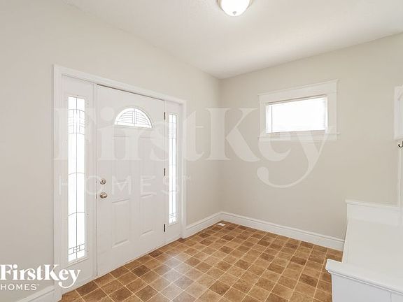 3rd image of 401 E College St