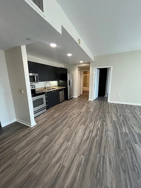 2 bed, 962 sqft, $3,050 — Photo 3