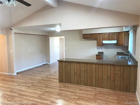 5th image of 38316 Sumpter Dr