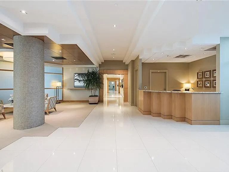 4651 Gulf Shore Blvd N #901 — Photo 18