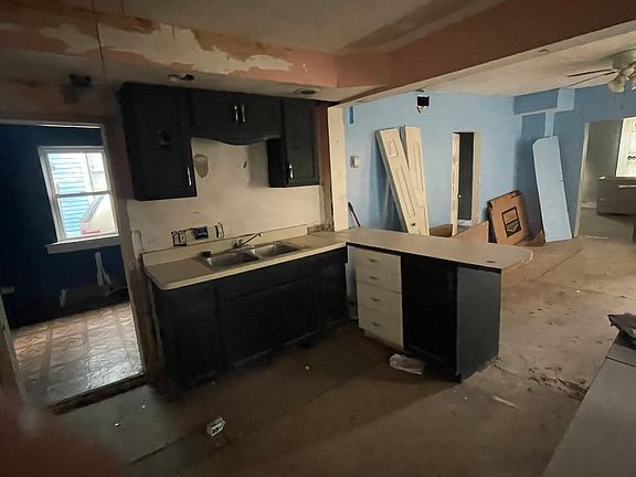 4th image of 3218 W 50th St