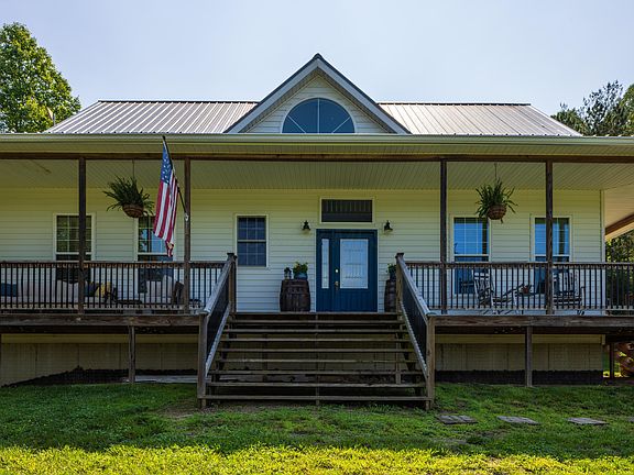 3rd image of 300 Fisher Rd