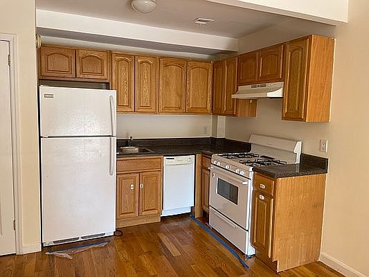 2nd image of 27-11 Astoria Blvd #2F
