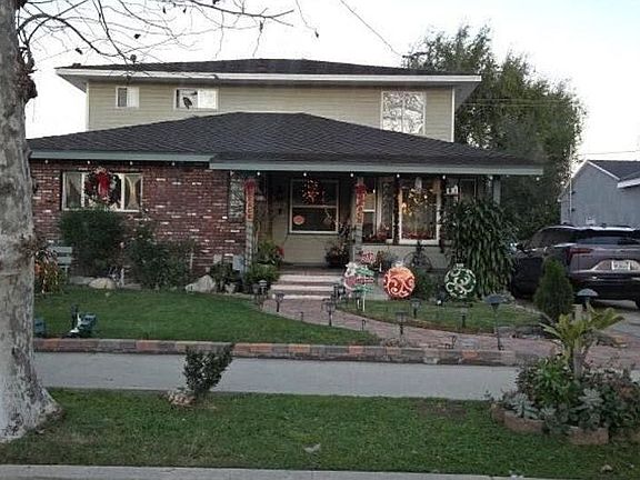 4th image of 718 N Parish Pl