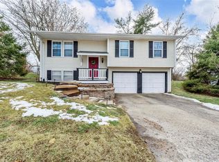 12124 Prestonpark Ln, Saint Louis, MO 63146