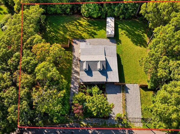 10 Versa Place, Shirley, NY 11967