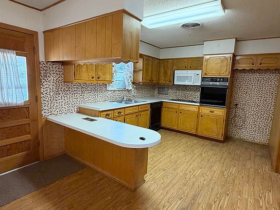 4th image of 1729 E Highland Dr