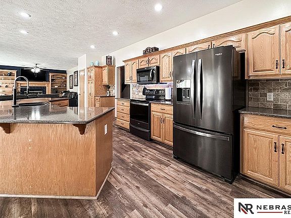 5th image of 8504 S 100th St