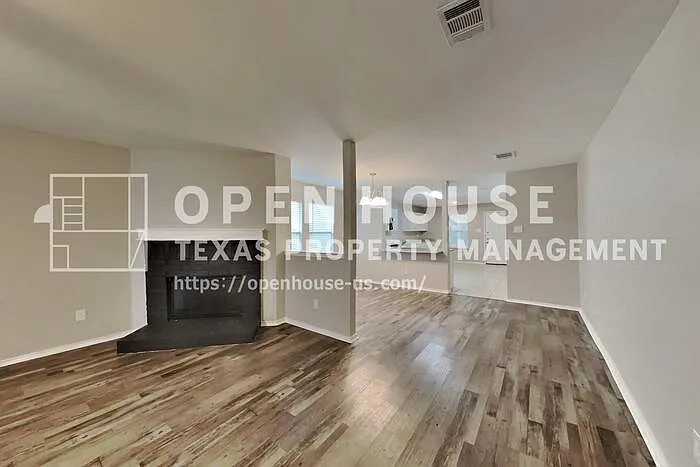 1309 Erin Ct — Photo 4