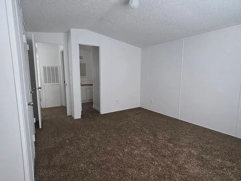 1018 Jacks Dr — Photo 12
