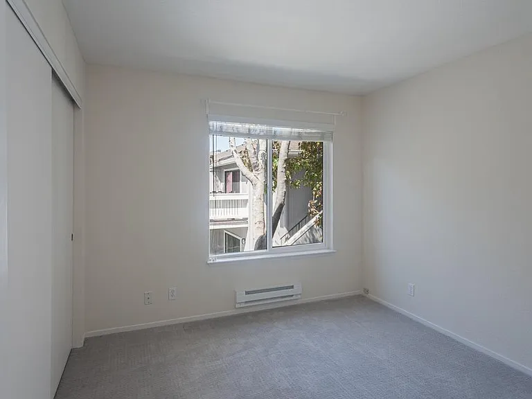 40 Schooner Ct — Photo 11
