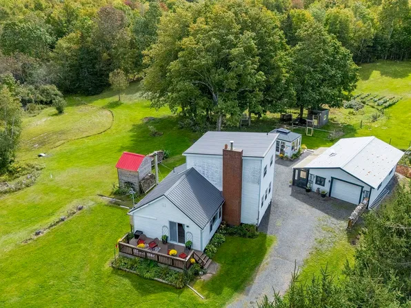 997 E River Rd, Pictou, NS B0K 1B0