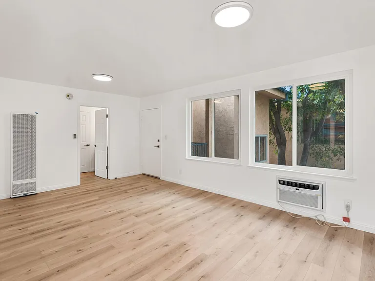 1625 S St Andrews Pl — Photo 13