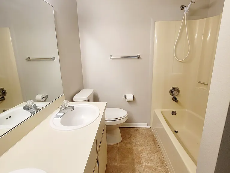410 Landing Blvd — Photo 13
