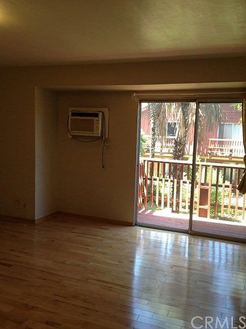 2nd image of 307 N Acacia Ave