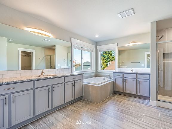 5th image of 2802 28th Street NE
