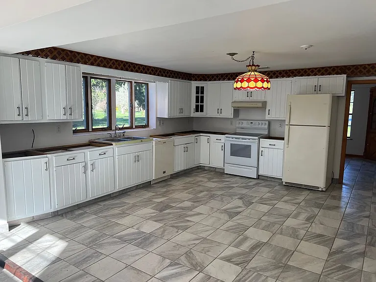 1425 N Line St — Photo 10