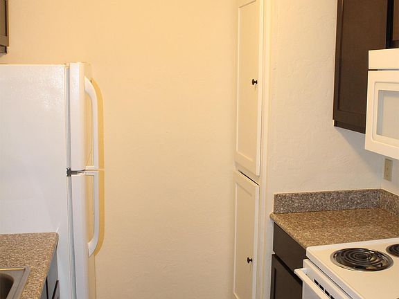 5th image of 801 N Willie L Miner Ave APT B4