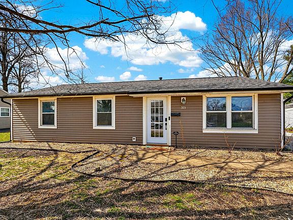 3rd image of 371 Banbury Dr