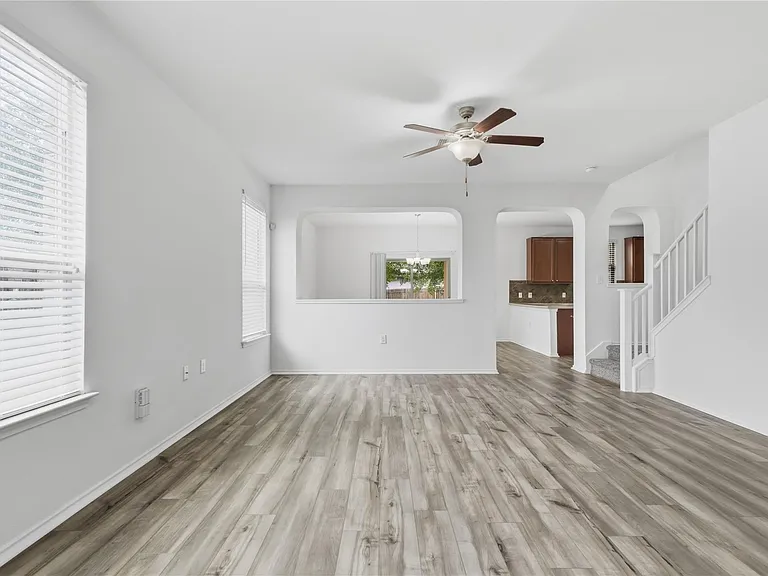 11200 Drumellan St — Photo 8