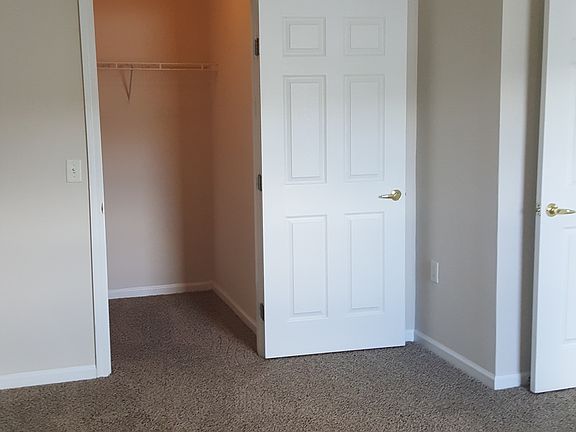 4th image of 2654 Solitaire Ln APT 7