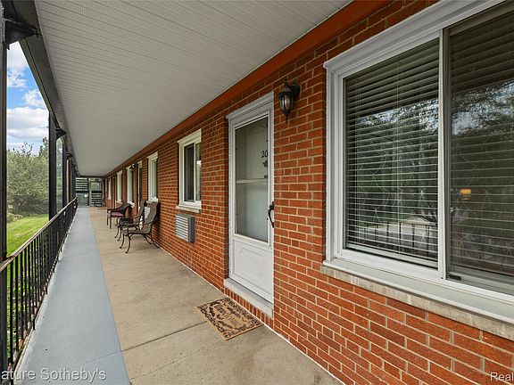 3rd image of 2820 Woodslee Dr APT 205