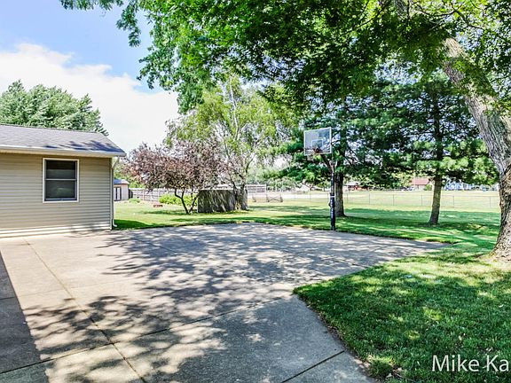 5th image of 5718 Lawndale Ave