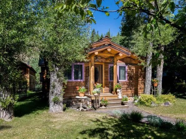 1385 N West St, Wilson, WY 83014