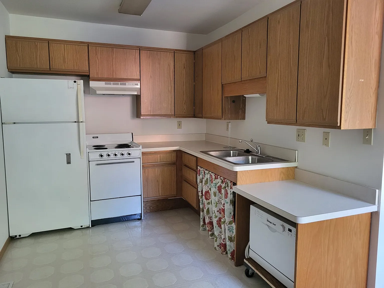 1 bed, 750 sqft, $1,100 — Photo 3