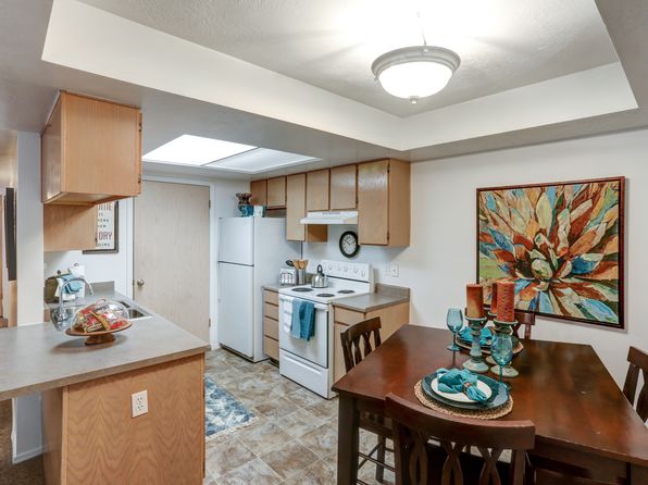 203 W Center St #BLD-243