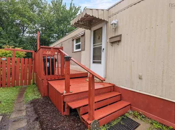 64 Bridget Ave, Halifax, NS B3R 1H9