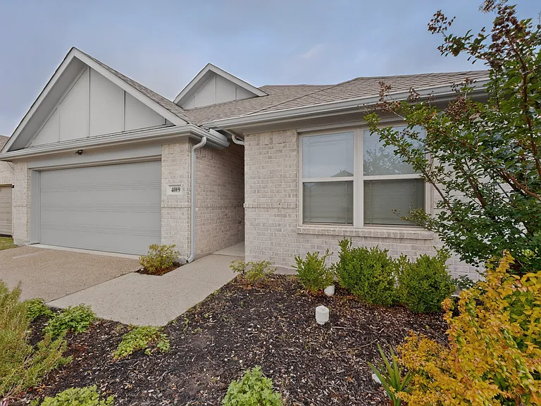 4009 Mockingbird Ln — Photo 36