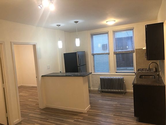 4th image of 30-32 33rd St #3