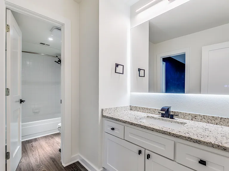 2228 Colony Ct — Photo 7