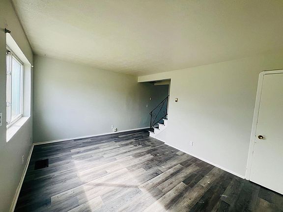 3rd image of 5970 Glenway Dr #B