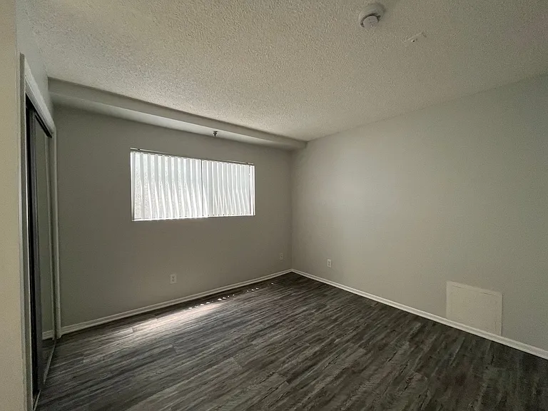 951 S. Oxford Ave. — Photo 50