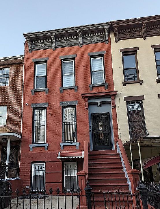 1st image of 243 Vernon Ave